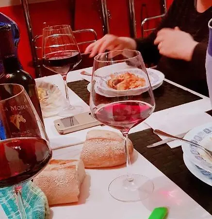 Red House צ'זאנו מדרנו