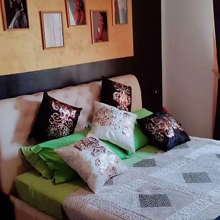 Red House צ'זאנו מדרנו